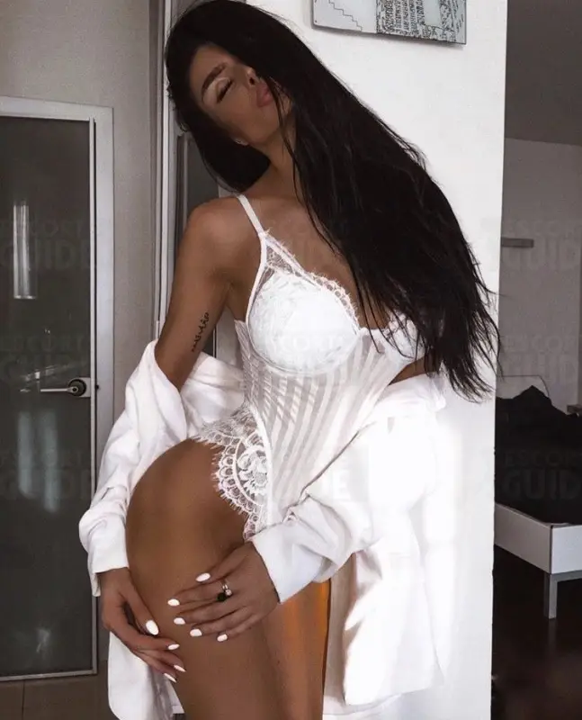Escortgirl Arina