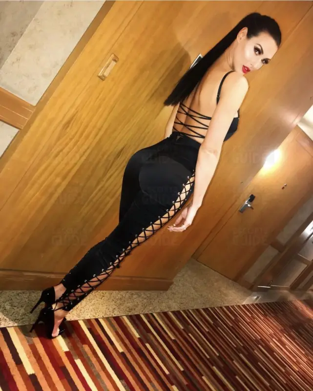 Escortgirl Dolly