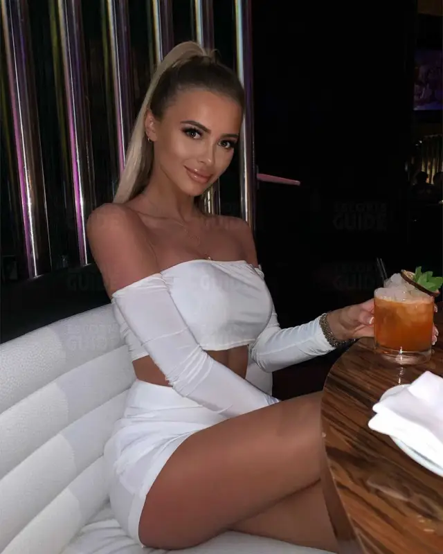 Escortgirl Manya