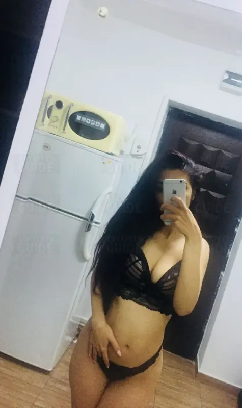 Escortgirl Cherry