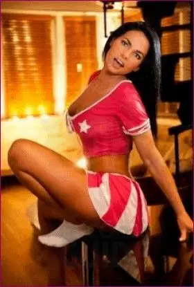 Escortgirl Monica