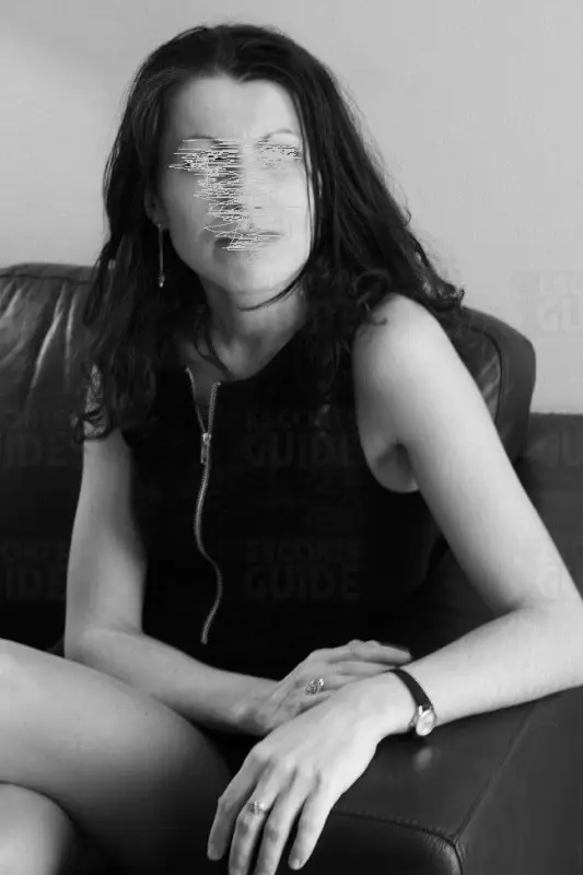 Escortgirl Adeline — Bucharest