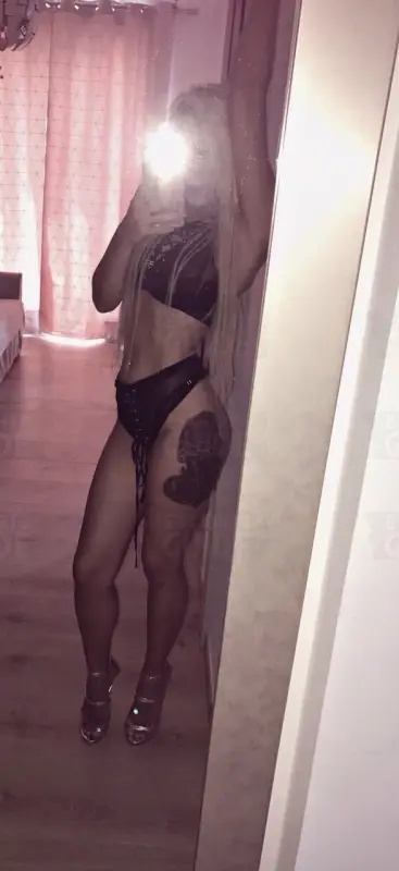 Escortgirl Jellise