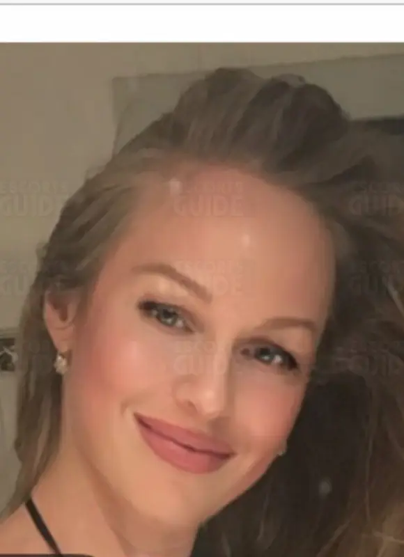 Escortgirl Lora