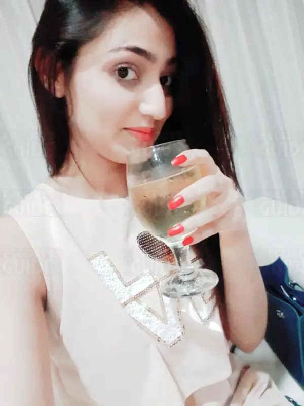MAHNOOR +971557371616 JLT,JBR,Bur Dubai,JBR,Dubai Marina,Hotel-indian Escorts In Dubai