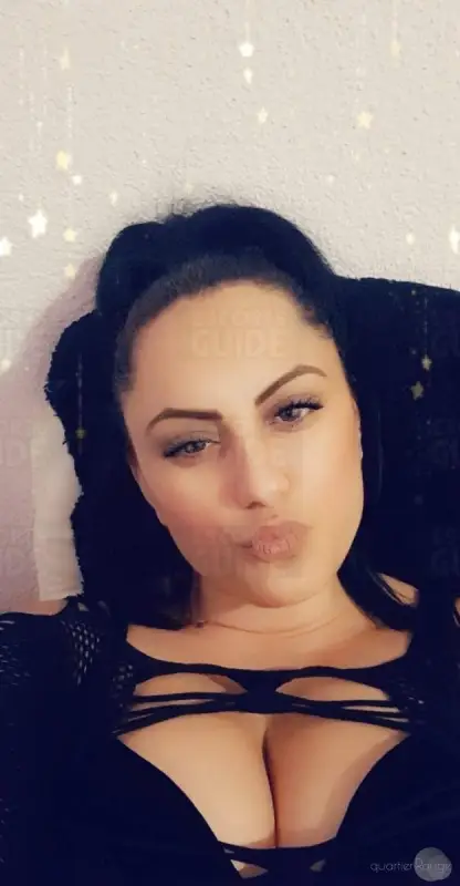 Nicole im new in town