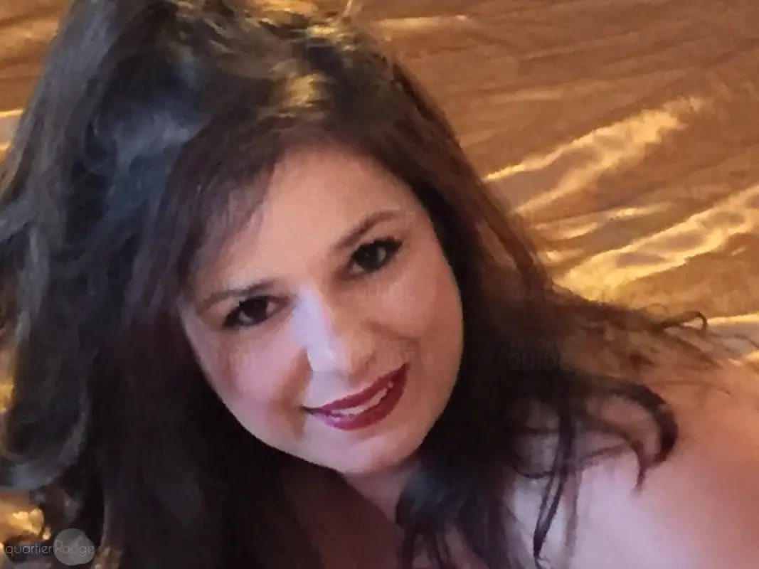 Clitoria La Partouzeuse Virtuel& Accro-Sexe de Vos Envies