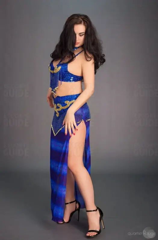 Nouvelle Nadia brune sexy