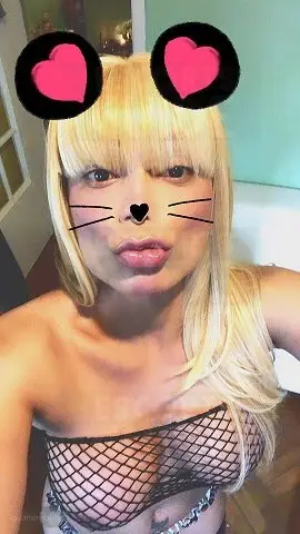 C'est moi la maîtresse suceuse de sperme !