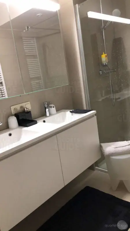 C'est moi la maîtresse suceuse de sperme !