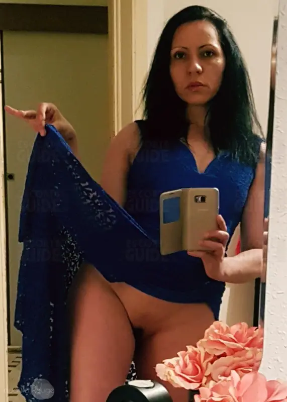 Je t'attend avec lingerie très sexy, et de hauts talons!