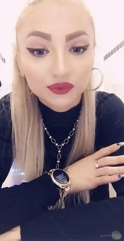 Eva jolie blonde sur Liège. Des retours a LIEGE