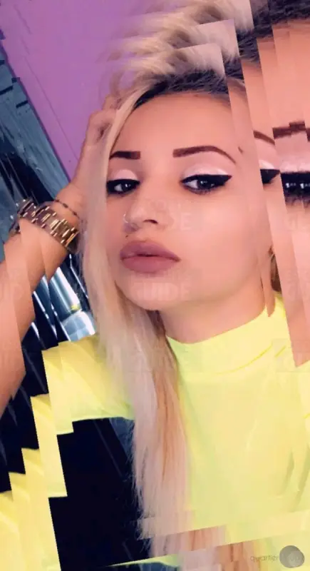 Eva jolie blonde sur Liège. Des retours a LIEGE