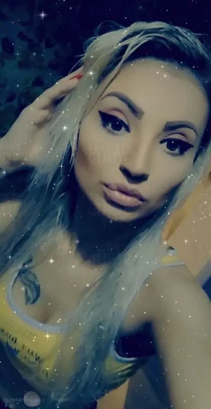 Eva jolie blonde sur Liège. Des retours a LIEGE