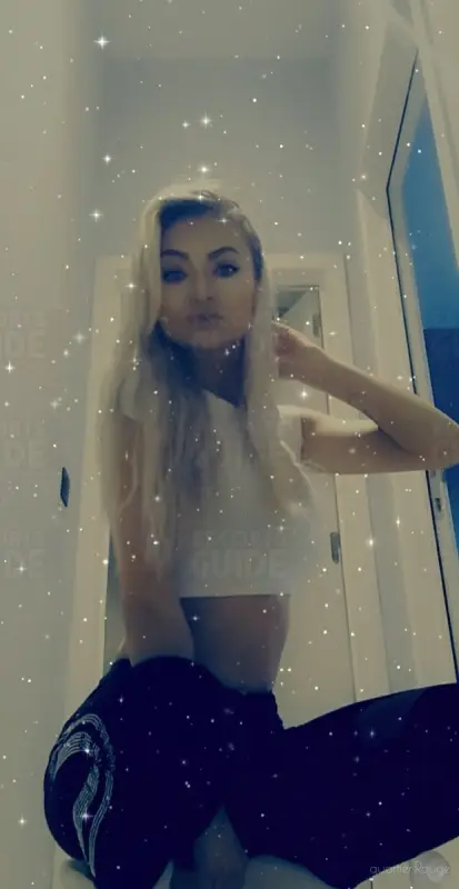 Eva jolie blonde sur Liège. Des retours a LIEGE