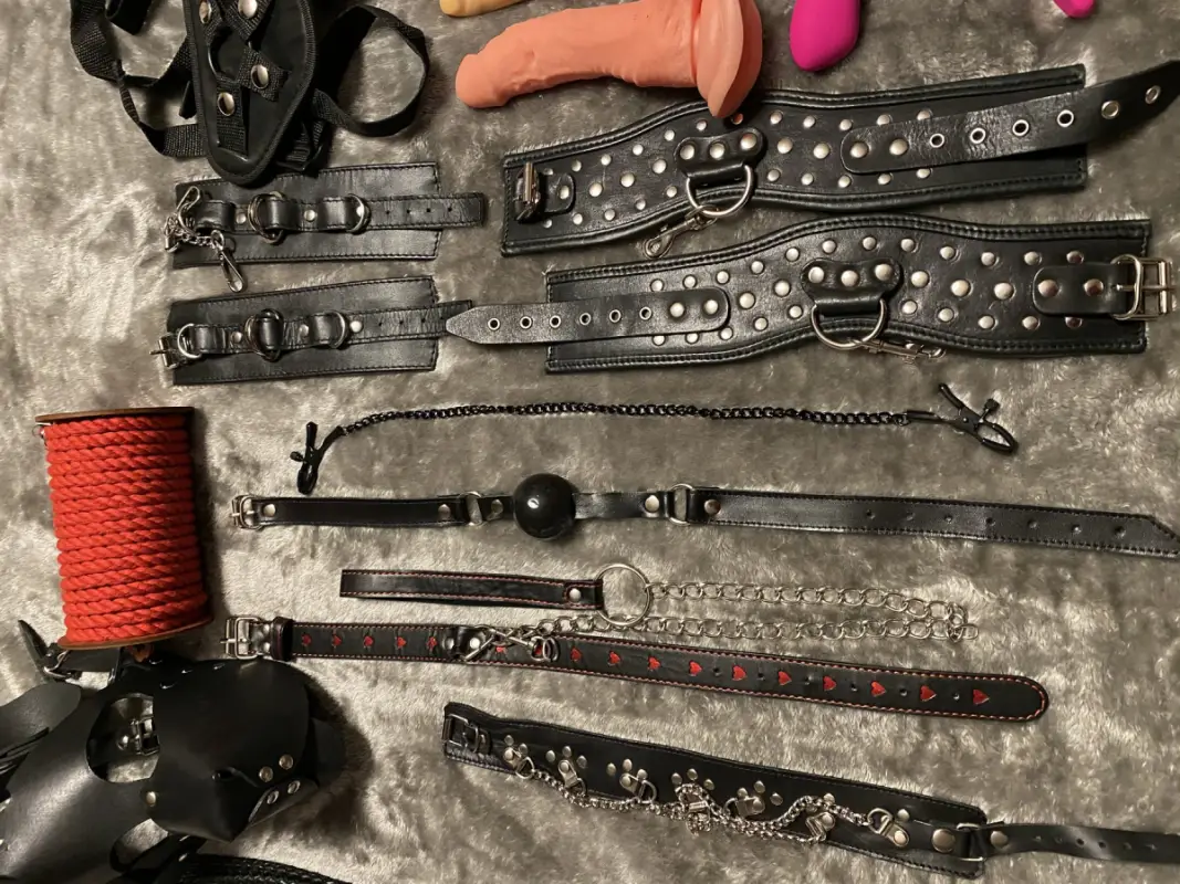 MISTRESS SARA