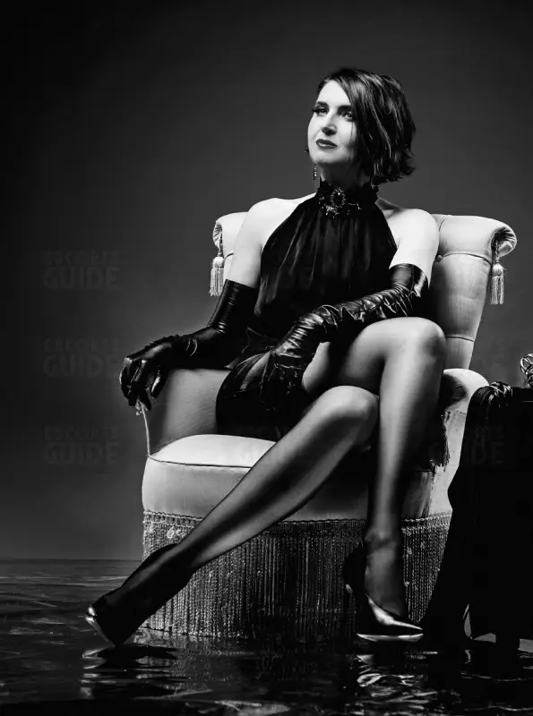 Mistress Elena (Real Dominatrix / BDSM)
