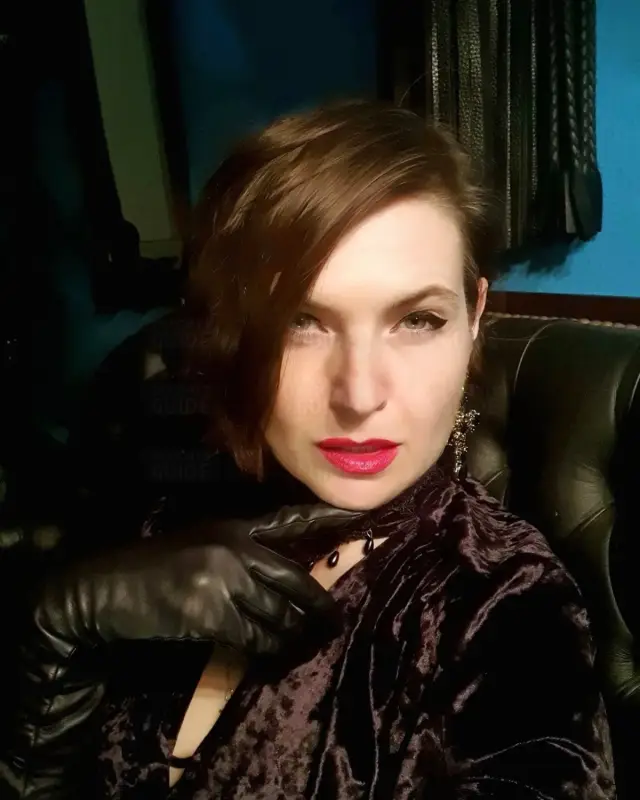 Mistress Elena (Real Dominatrix / BDSM)