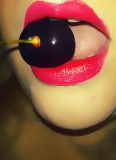 Miss Lola Steel