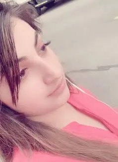 Laila Busty Girl