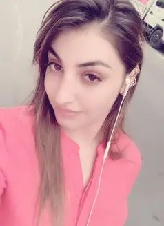 Laila Busty Girl
